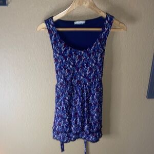 Elegant Floral Tank Top - Blue and Red
